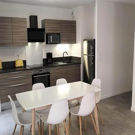 Marine Apartment *